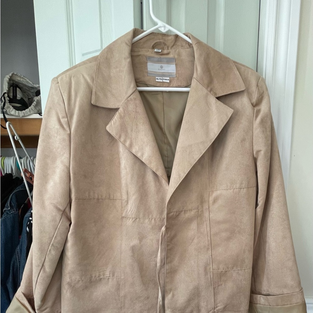 Elegant Tan Women's Blazer